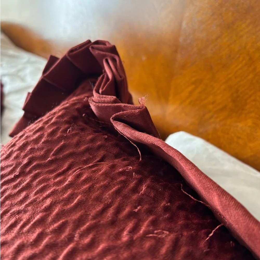 Elegant Burgundy and Gold Bedding Set
